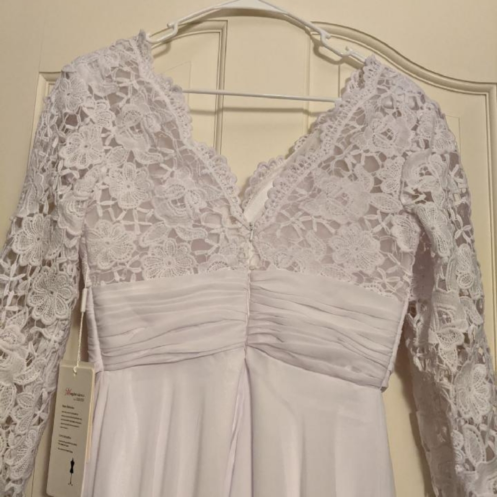 NWT Appliqued Wedding Gown 3/4 Sleeves White Sz 2 - Picture 4 of 5